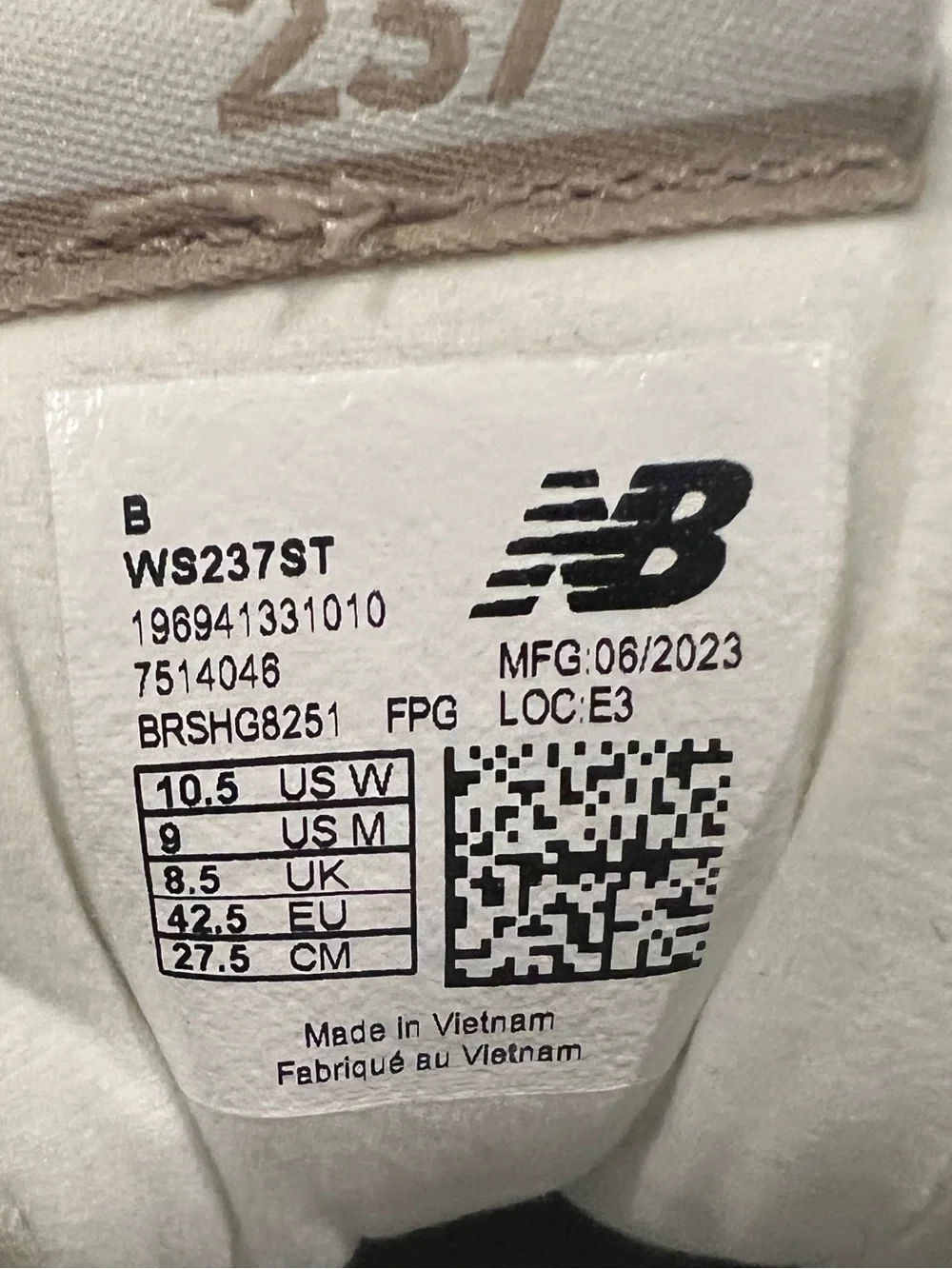 New Balance Women's Beige and Light Gray Casual Sneakers